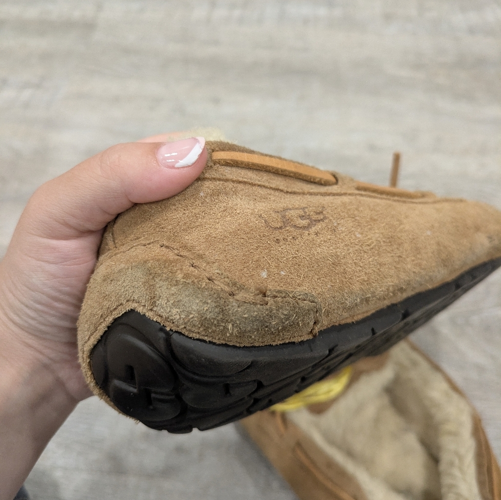 Ugg Men's Olsen Slippers - Picture 13 of 14